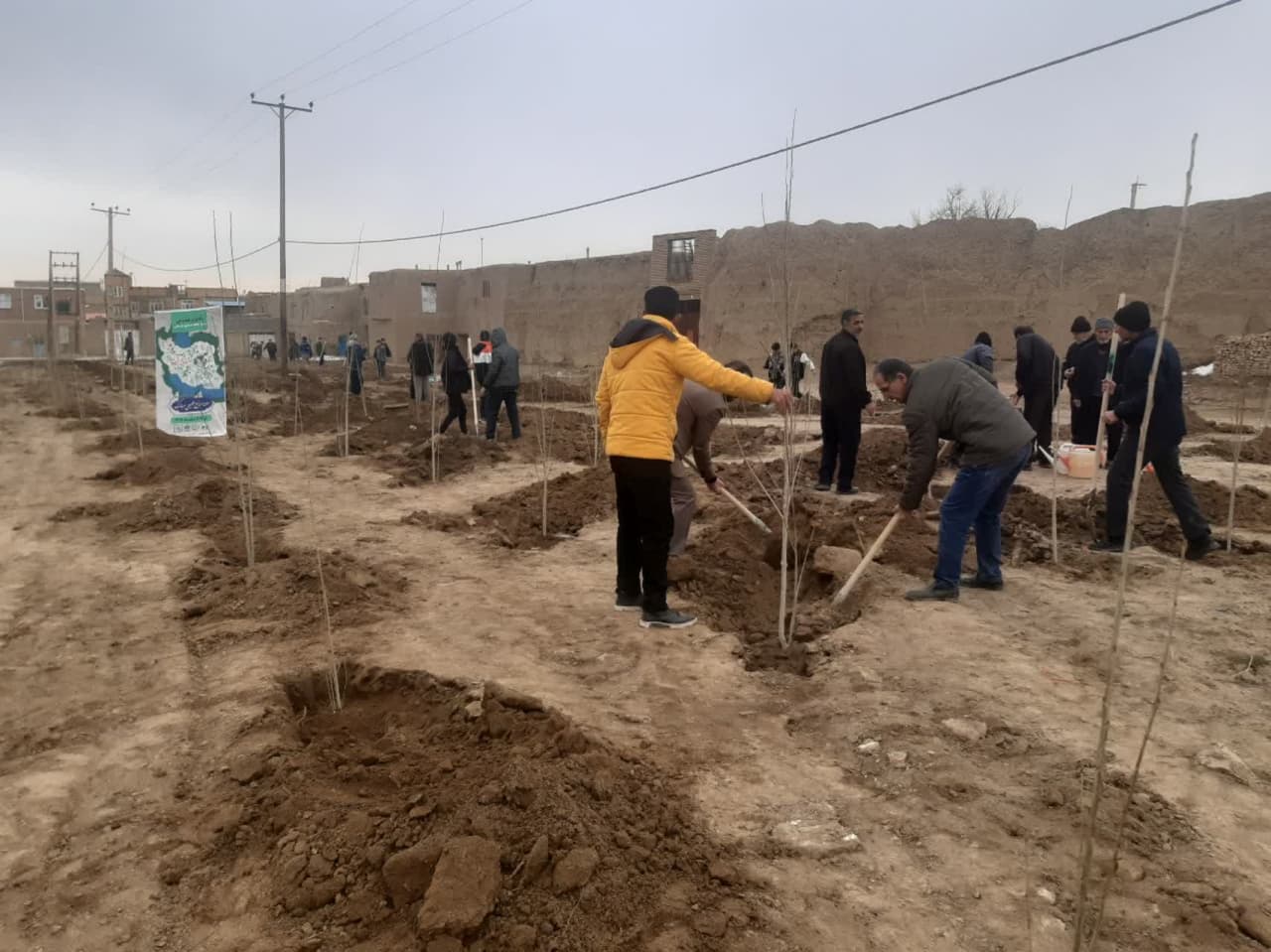 مراسم پویش جان ایران دربوستان روستای لتگاه شهرستان بهار  مراسم پویش جان ایران دربوستان روستای لتگاه شهرستان بهار