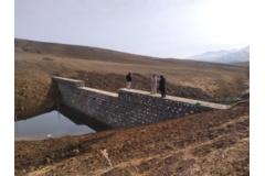  بند رسوبگیر سنگی ملاتی در حوزه آبخیز فارسبان