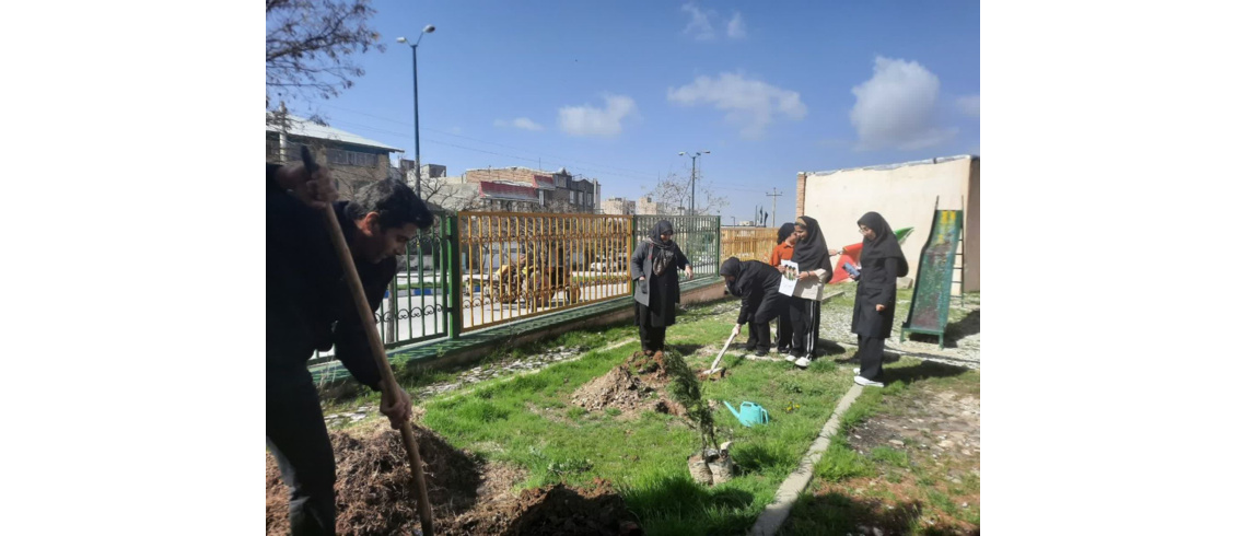کاشت نهال امید در محل کانون پرورش فکری کودکان و نوجوانان شهرستان اسدآباد