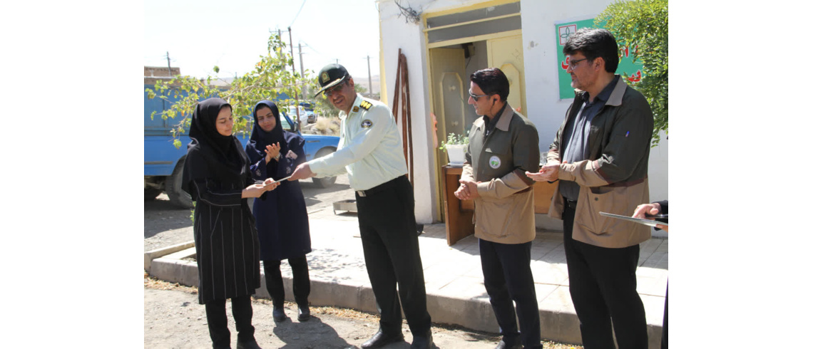 جنگلبانان و محافظان نمونه منابع طبیعی ملایر تجلیل شدند