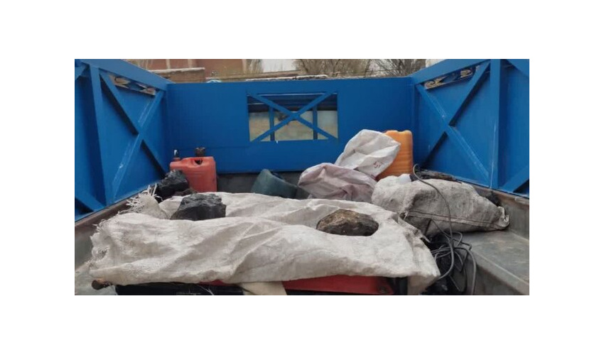 کشف دو تن سنگ منگنز قاچاق در کبودراهنگ