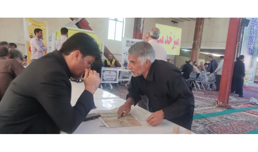  به مناسبت هفته دولت ، میز خدمت اداره منابع طبیعی و آبخیزداری شهرستان ملایر  در مصلای ایت شهرستان بر پا شد 