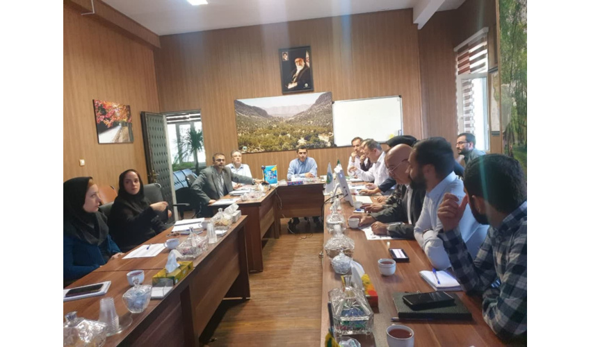 طرح مردمی کاشت یک میلیارد درخت همزمان با دومین کنگره ملی هشت هزار شهید همدان با کاشت هشت نهال توسط استاندار همدان آغاز شد