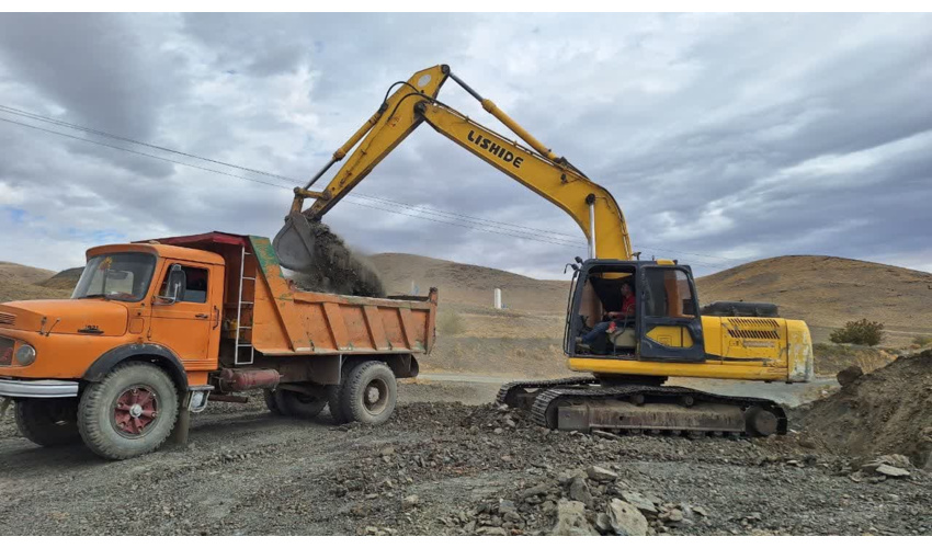 توقف عملیات خاکبرداری غیر مجاز از اراضی ملی پلاک کرکان ملایر