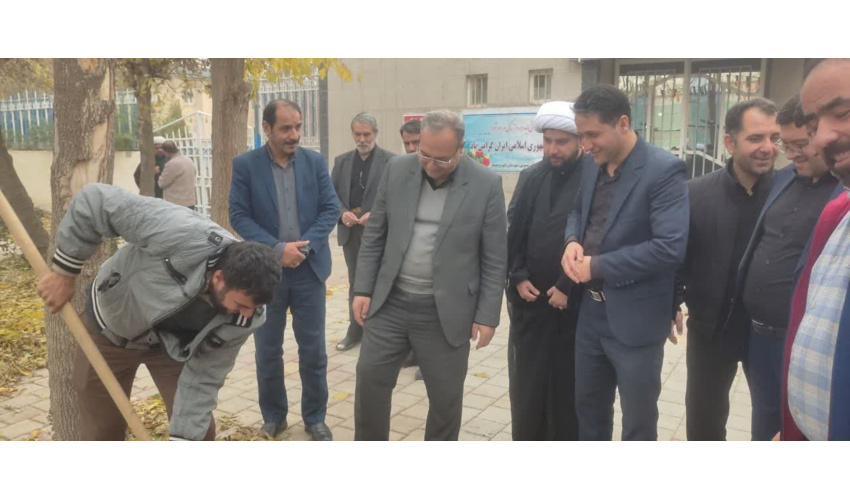  کاشت نهال به مناسبت هفته کتاب و کتابخوانی در کبودراهنگ