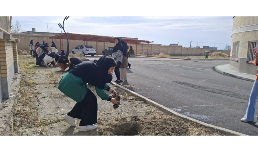 برگزاری پویش "نهال دانایی" در استان همدان به مناسبت روز دانشجو