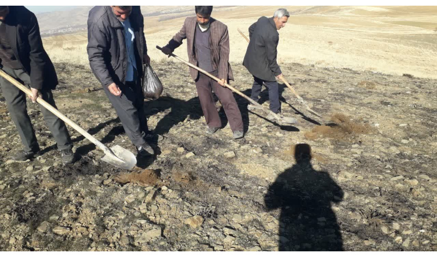 عملیات احیای مراتع در  روستای حاجی آباد شهرستان تویسرکان