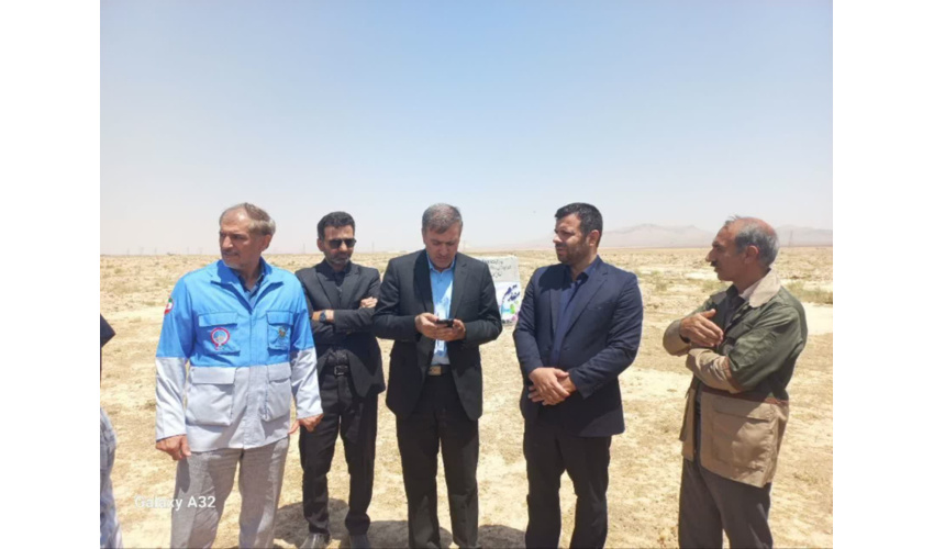 در بازدید اعضاء کارگروه هوای پاک از طرح مقابله با بیابان زایی رامیشان شهرستان کبودرآهنگ